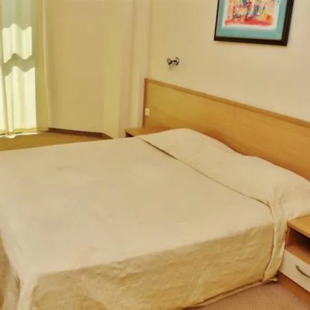 Aktinia Szálloda 3*